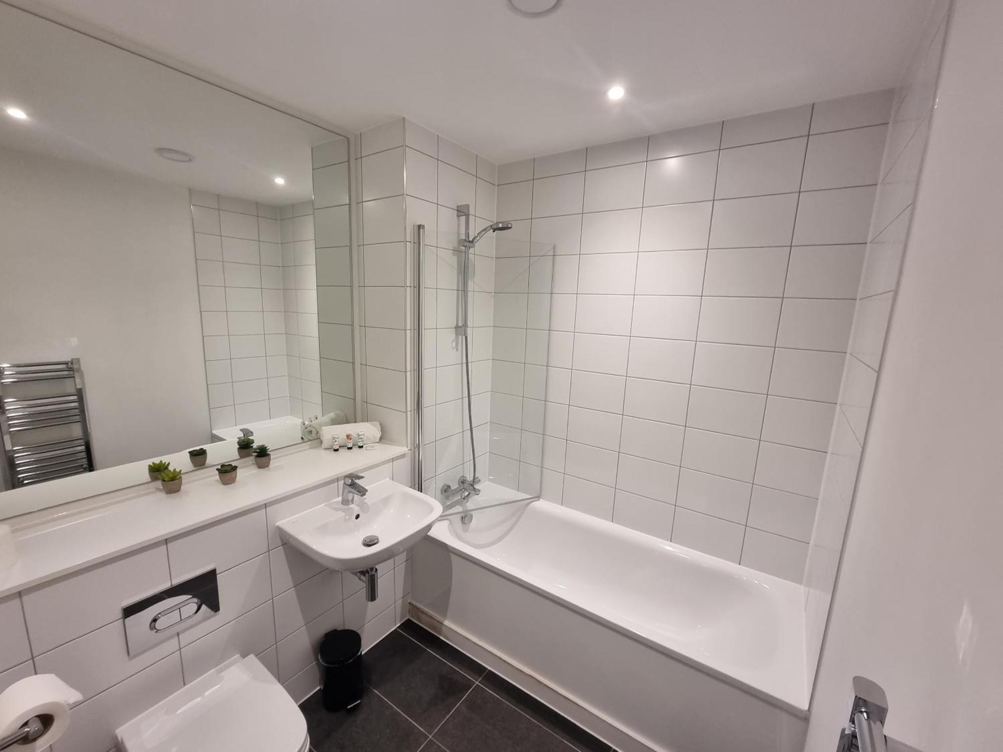 Trafford Suite Modern 1 Bed With Cinema Room Manchester Exterior foto