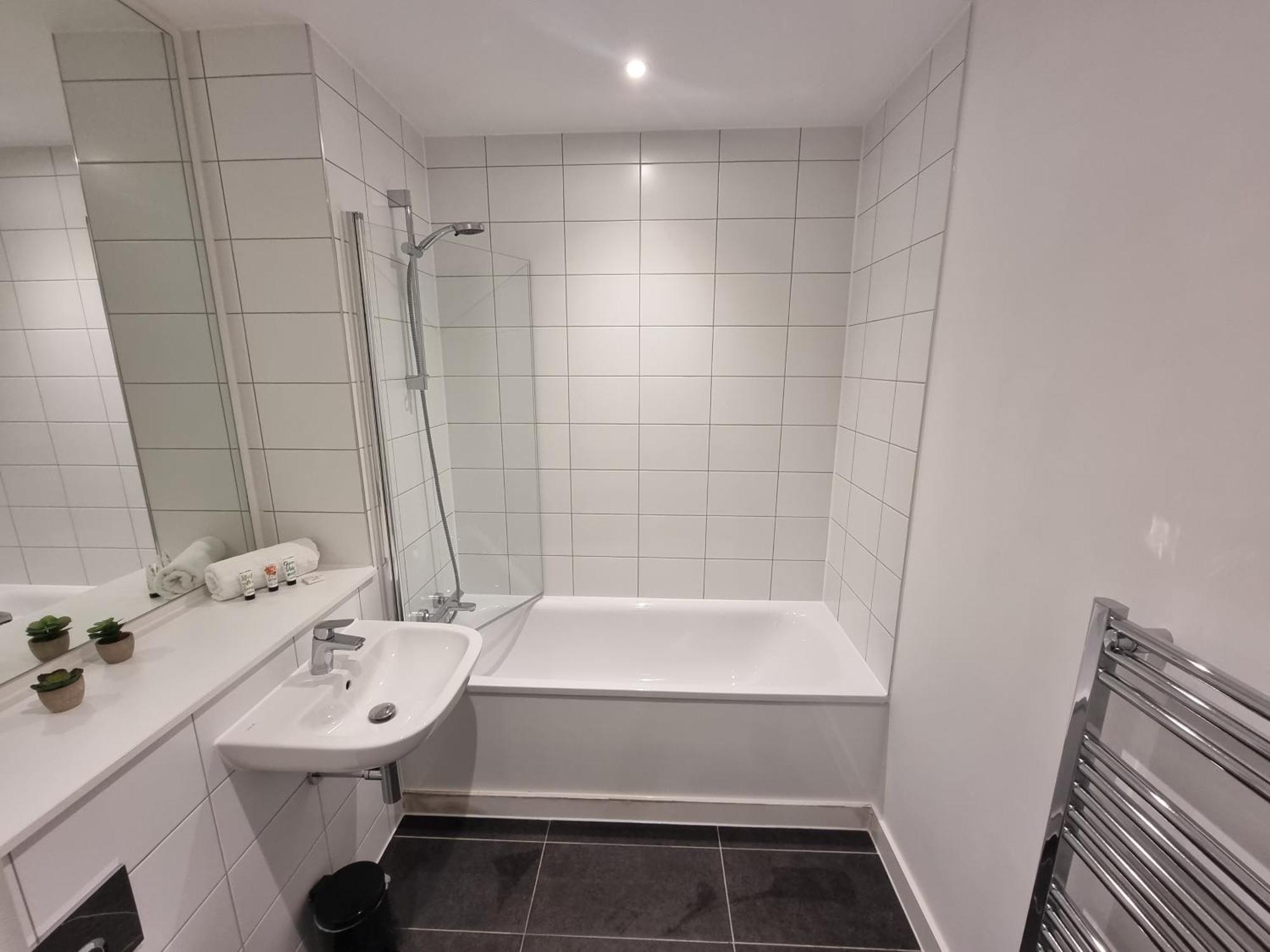 Trafford Suite Modern 1 Bed With Cinema Room Manchester Exterior foto